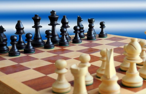 Бившият световен шампион по шахмат Анатолий Карпов е в изкуствена
