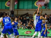 Спартак (Плевен) продължава победния си ход в шампионата при баскетболистите