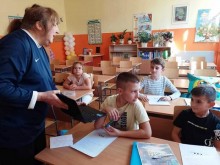 Деца от Кюстендил в урок за краеведа Иван Умленски