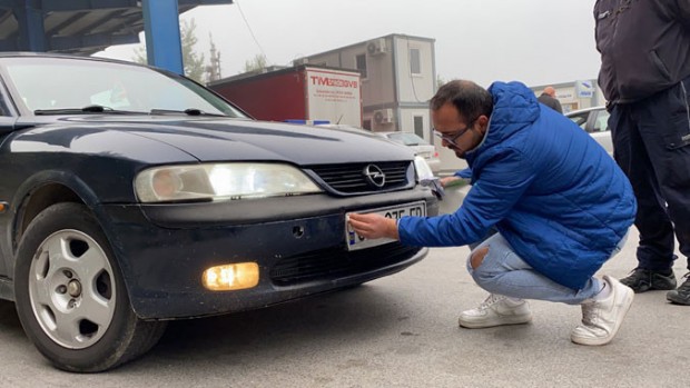 В Косово влезе в сила решението за замяна на сръбските автомобилни номера