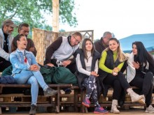 Участниците във "Фермата" пред ново предизвикателство: Ще готвят панирани тестиси и варени лимфни възли