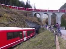 Тежи 2990 тона и е дълъг почти 2 км
