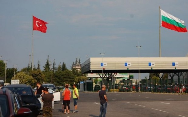 Подобряване на преминаването през българо турската граница с автомобилен и жп