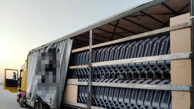 Гръцката полиция откри труп и голямо количество канабис в камион с български номера