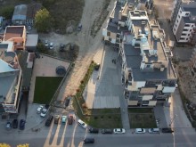 Купиха си паркоместа за по 10 000 евро, не ги ползват заради частна улица