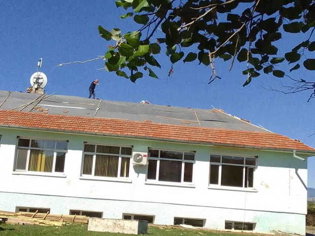 Приключи ремонтът на покрива на сградата, в която се помещават кметството и читалището в Панаретовци