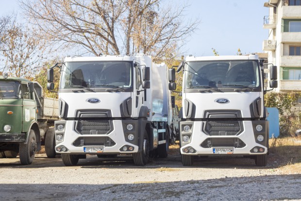 С два нови специализирани автомобили за сметоизвозване на зелени и биоразградими отпадъци разполагат в община Мездра