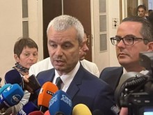 Костадин Костадинов: Ще изискаме изслушване на вицепремиера Пеканов относно влизането ни в Еврозоната