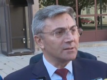 Карадайъ: Предложихме на президента да ни затворят като в конклава във Ватикана до бял пушек