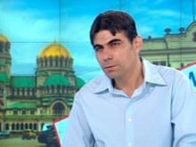 Политолог: Консултациите при президента са тупане на топката