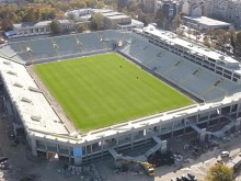 Първото косене на новата трева на стадион "Христо Ботев" вече е факт