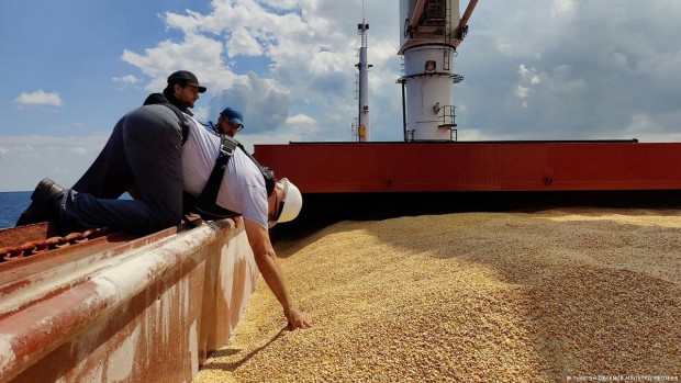 Турция съобщи за нормализация на работата по "зърнения коридор"