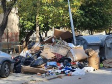 Бунище на метри от кмета на "Южен" разгневи пловдивчани