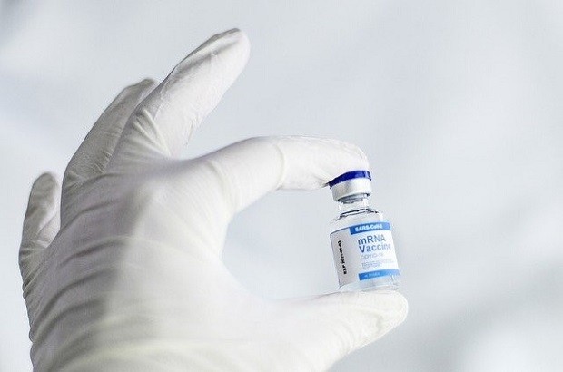 В РЗИ – Смолян е налична и се прилага адаптираната ваксина на Пфайзер и срещу Омикрон ВА. 4-5