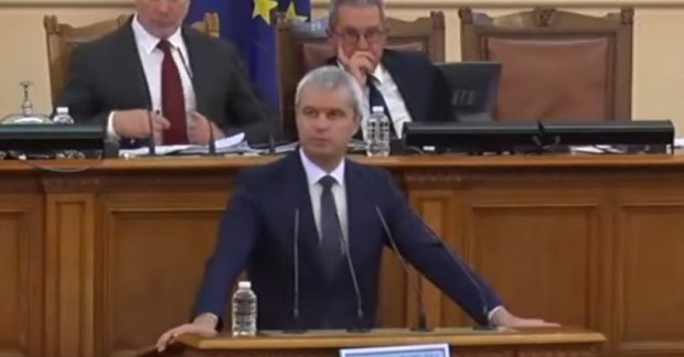 Костадин Костадинов за военната помощ за Украйна: Не за първи път в тази зала се е случвало и ще случи национално предателство