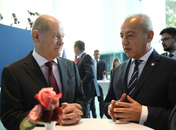Премиерът Гълъб Донев се срещна с федералния канцлер на Германия Олаф Шолц