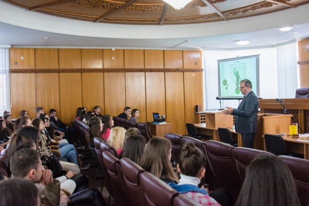 </TD
>Студенти по право от Пловдивския университет Паисий Хилендарски“ и членове