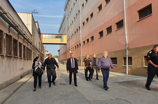 Зам.-министър Павлова и главният директор на ГДИН Йорданов посетиха Бургас