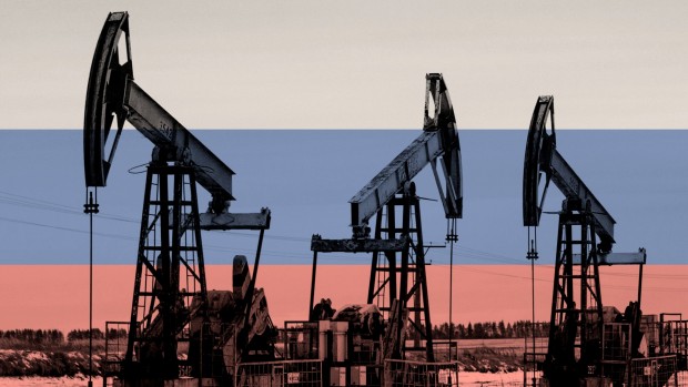 Великобритания въвежда забрана на услугите за транспортиране на руски петрол