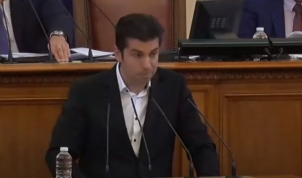 Кирил Петков: Има писмо, което дава на България всички правни възможности за преразглеждане на плащанията в интерес на българската страна