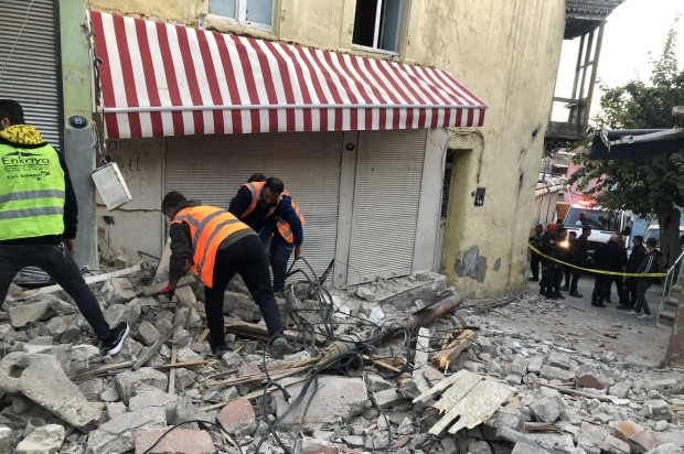 Над 30 души са пострадали в резултат на земетресението в Измир, регистрирани са леки щети