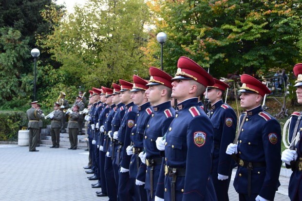 Велико Търново се прекланя пред паметта на загиналите воини на България на Архангелова задушница