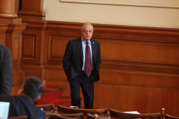 Атанас Атанасов: Предлагаме с втория мандат правителство на ПП и ДБ, подкрепено от ГЕРБ