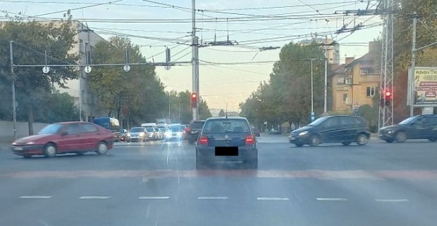 </TD
>По-малоумно регулиране на светофари не бях виждал! Това твърди пловдивчанин