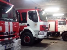 Не е овладян пожарът на полигона "Ново село" край Сливен