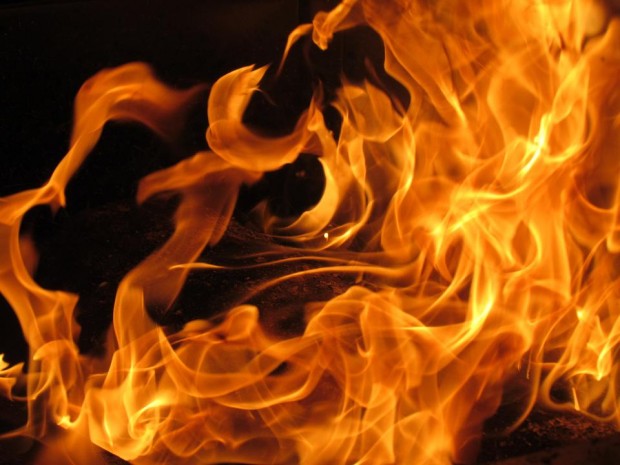 Жена загина при пожар в село Баня