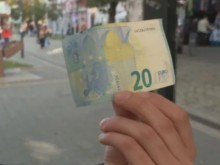 Търговци от Женския пазар в София: Като се въведе еврото – още по-скъпо ще стане