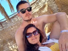 Най-известният уличен музикант в Пловдив стана баща на близнаци