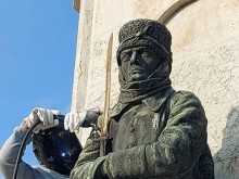 Паметник "Майка България" отново радва търновци и туристи в целия си блясък