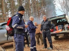 Повече от 280 човека потушават пожара в Кирково