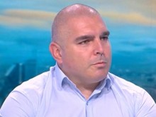 Криминалист: Пращат ги в гората да охраняват границата с каска и щит