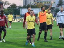 "Канарите" уредиха спаринг преди гостуването в Балчик