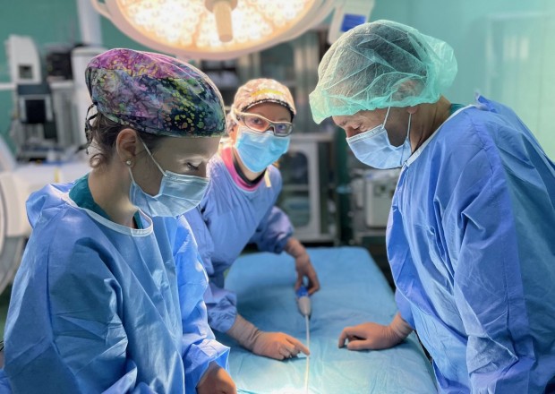 За първи път в България съдови хирурзи от "Софиямед" спасиха мъж с аневризма на аортата