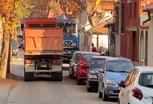 TD Възмутена читателка на Plovdiv24 bg ни изпрати кадри какво се случва