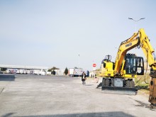 Строят 2 нови специализирани входящи трасета за хладилни камиони на ГКПП Капитан Андреево