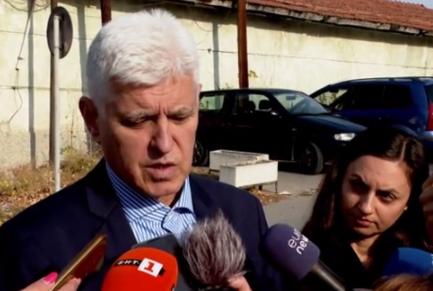 Министър Стоянов: Патрулът е проверявал проход в оградата, отсреща са отговорили със стрелба