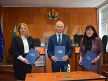 Окръжният съд и Районният съд във Варна подписаха нов меморандум с Регионалното управление на образованието за продължаване на програмата "Час по правосъдие"