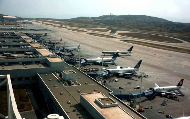 Гръцките авиокомпании отменят полети заради обща стачка в сряда