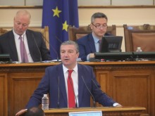 НС въведе таван на цените на електроенергия за небитовите потребители.
