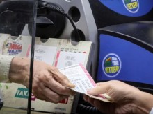 Мъж спечели рекордните 2 млрд. и 40 млн. долара от лотарията "Пауърбол"