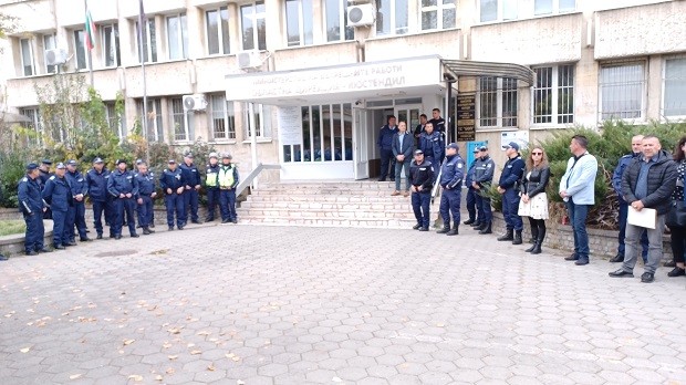 Служителите на МВР в Кюстендил отдадоха почит към загиналия си колега край Елхово