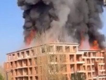 Видео показва бушуващ пожар в столицата