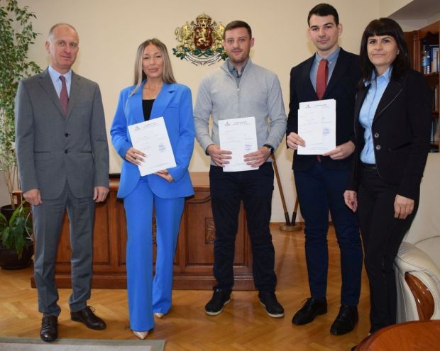 Трима юристи встъпиха на стаж в Окръжен съд – Варна.