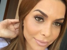 Бони показа на всички Хубавела