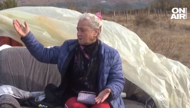 Жена живее месеци наред под открито небе в Родопите Остава