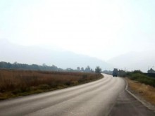 Кметът на Кричим призова АПИ за спешна маркировка на важен път